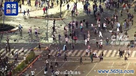 阿根廷无缘世界杯卫冕!球迷集会变骚乱,袭警打砸多人被捕